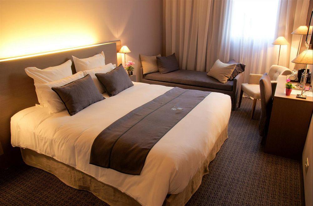 Best Western Hotel De La Breche Niort Exterior foto